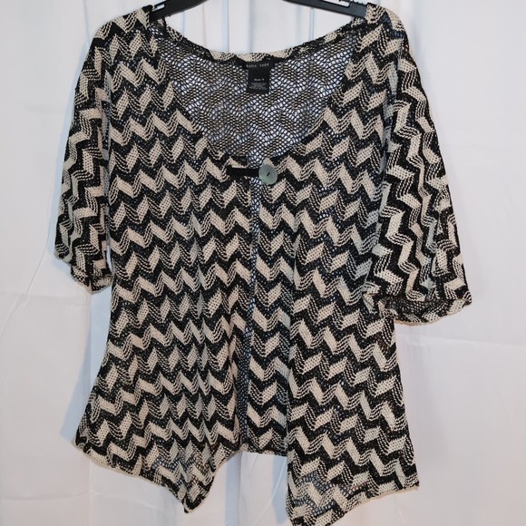 Katie Todd Crocheted Cardigan Sz Small Front Top Button Short Sleeves - Picture 3 of 9